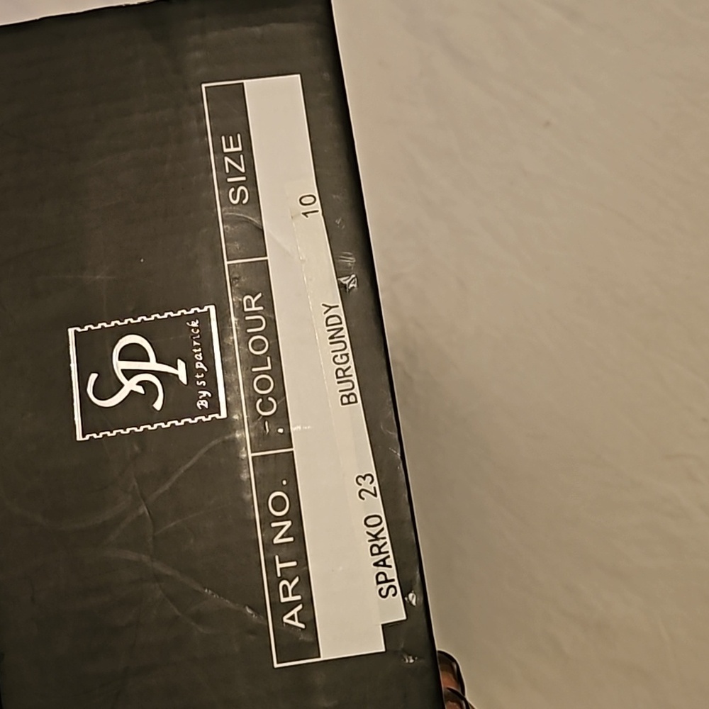 Shoes - Picture 4 of 5